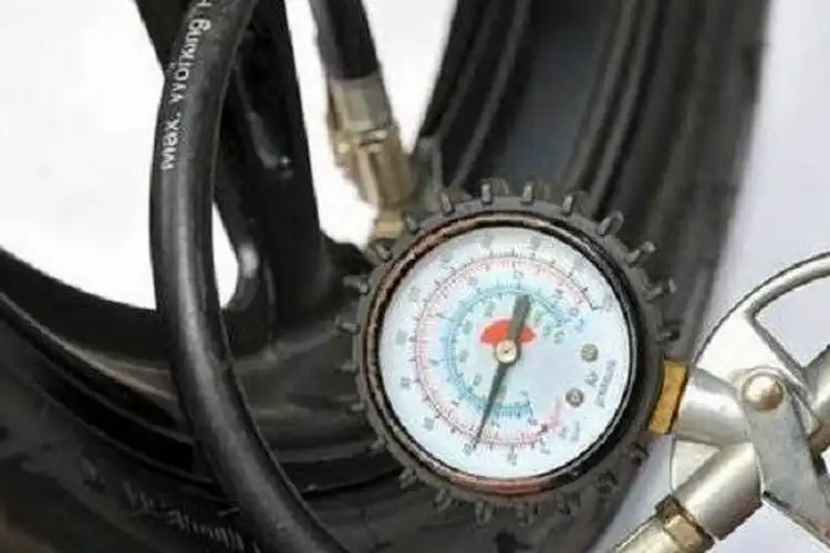 Apa Iya, Ban Motor yang Diisi Nitrogen Lebih Baik Buat Turing Jarak Jauh Dibanding Angin Biasa?