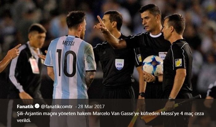 Insiden ketika kapten timnas Argentina, Lionel Messi, marah kepada wasit Marcelo van Gasse.