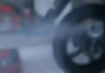 Knalpot Motor Mendadak Ngebul Bukan Petanda Jelek, Justru Bagus