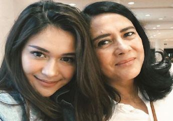 Sang Bunda Tetap Cantik dan Awet Muda di Ulang Tahun ke 58, Nana Mirdad Ungkapkan Ingin Terlihat Seperti Lidya Kandou di Usia Tua:&nbsp;Di Saat Aku Usia 58 Tahun Nanti Aku Pengen Terlihat Seperti Mama