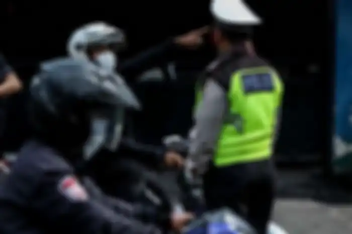 Rawan main mata dan suap pemudik gelap, Dirlantas Polda Metro Jaya akan memecat polisi yang terima suap.