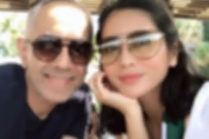 Sukdev Singh dan Bunga Zainal