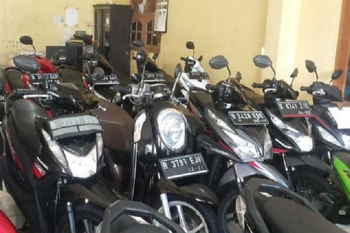 Ilustrasi dealer motor bekas.