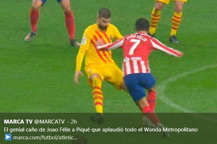 Aksi pemain Atletico Madrid, Joao Felix, dalma laga kontra Barcelona di Wanda Metropolitano, Minggu (1/12/2019).