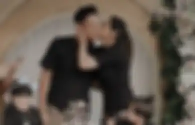 Gaya Simpel & Kompak Keluarga Hermansyah di Ultah Azriel Hermansyah