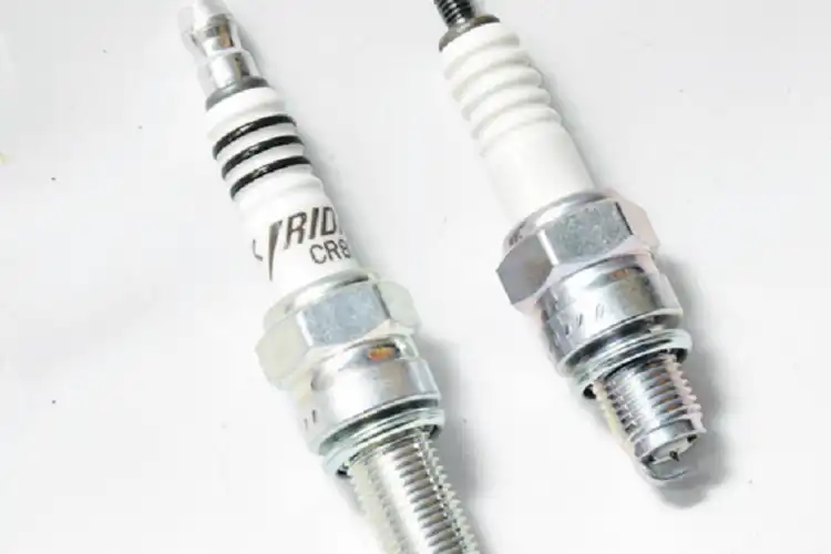 Bener Gak Sih, Pakai Busi Iridium Kurang Cocok Buat Motor Harian? Mesin Mendadak Mati