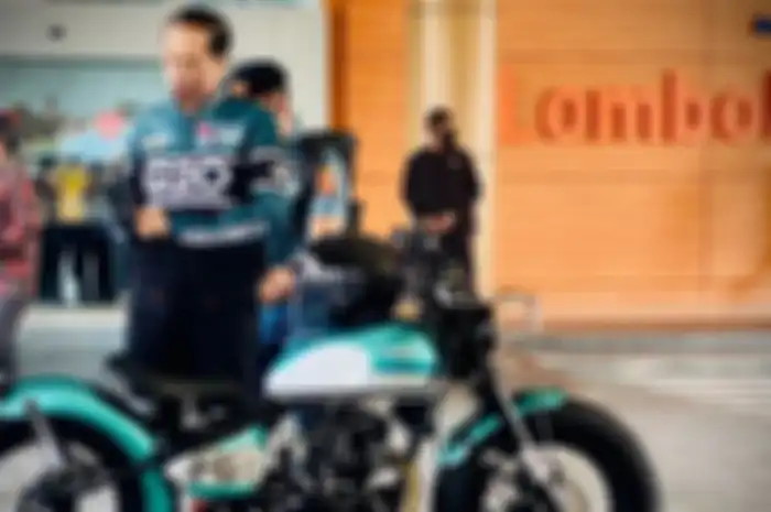 Presiden Jokowi saat menjajal Sirkuit Mandalika beberapa waktu lalu naik motor custom.