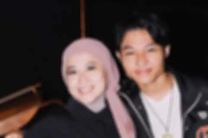 Okie Agustina kini mantap bercerai dengan Gunawan Dwi Cahyo. Dirinya pun menyambangi PA Bogor bersama putranya, Kiesha Alvaro. (Dok. Instagram/ @okieagustina_)