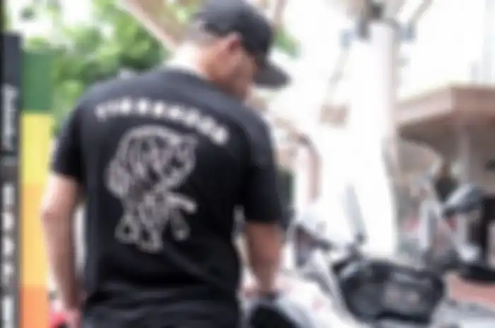 Gading Martin pamer koleksi motor mahal miliknya.