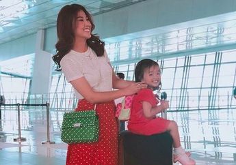 Pintarnya, Thalia Putri Onsu Sudah Bisa Bikin Video Makan Sendiri!