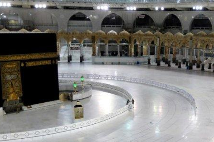 Pemandangan Shalat Tarawih di Masjidil Haram saat Bulan Ramadan 2020.