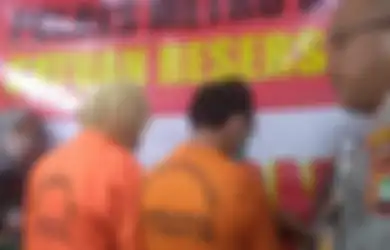 Suaranya Lirih Ngaku Menyesal Tega Rantai Anak Kandungnya Sendiri, Ayah di Bekasi Ini Bongkar Alasannya: Dia Mau Mencelakakan Neneknya
