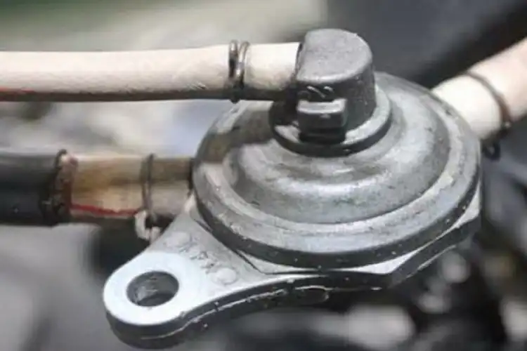Mogok Akibat Bensin Tak Mengalir Di Motor Matic Atau Bebek, Cek Kondisi Keran Vakum