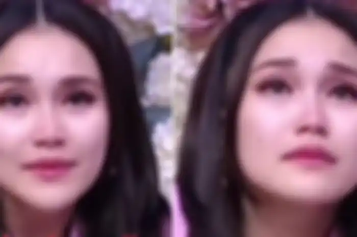 Ayu Ting Ting menangis gegara dilarang Bilqis pacaran.