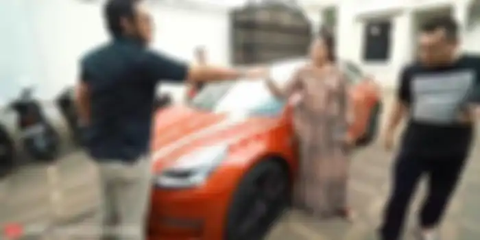 Andre Taulany membeli rumah Anang Hermasnyah dan Ashanty di Cinere dengan DP mobil Tesla.