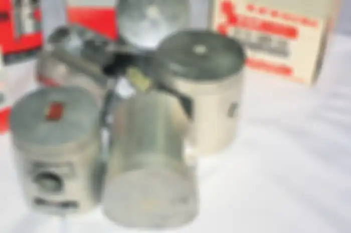 piston Suku Cadang Motor 2-Tak