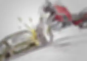 Pengendara Sigra Tewas Setelah Tabrak Motor yang Diparkir, Kok Bisa?
