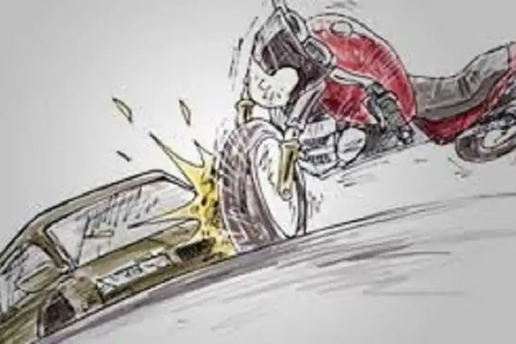 Pengendara Sigra Tewas Setelah Tabrak Motor yang Diparkir, Kok Bisa?