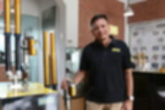 Harga peranti peredam kejut alias sokbreker Ohlins akan tetap normal walaupun PPn naik menjadi 11 persen.