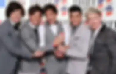 Zayn Malik Kenang Selamatkan Harry Styles dari Kebakaran Rambut di Konser One Direction