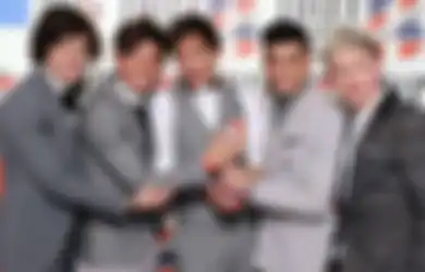 Zayn Malik Kenang Selamatkan Harry Styles dari Kebakaran Rambut di Konser One Direction