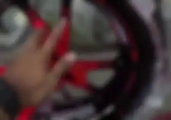 Aplikasi Grafis Cat 3 Warna Dipelek Yamaha NMAX, Dongkrak Tampilan Cara Instant!