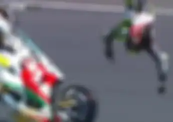 Video Ngerih, Cal Crutchlow Terpelanting Tinggi Hingga Tak Bisa Berdiri di MotoGP Prancis