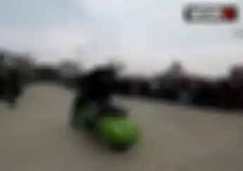 Keren Abis! Video Berbagai Aksi Freestyle Hell Rider Vespa Club Indonesia