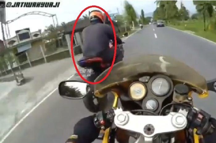 Cagiva Mito 125 Vs Ninja 250