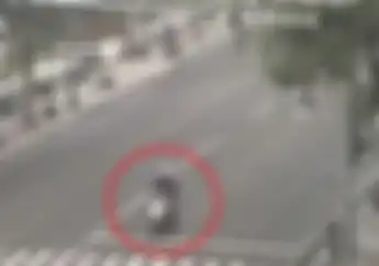Ini Baru Biker Jempolan.. Polisi Dijamin Nunduk Enggak Berani Tilang