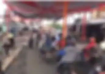Suka Bikin Kesel Kalo Ada Hajatan Jalan Ditutup? Ternyata Ada Aturannya Loh..