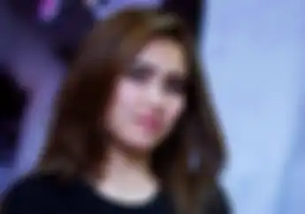 Tercyduck! Artis Ayu Ting-ting Kenakan Sepatu Seharga All New Honda Vario 150 2018