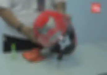 Murah dan Mudah, Begini Cara Bikin Tampilan Helm Tambah Kinclong