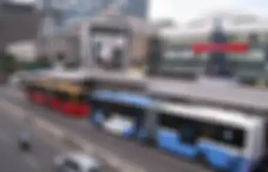 Bangkai Bus Transjakarta Berkumpul di Ciputat. Foto-foto Ini Buktinya
