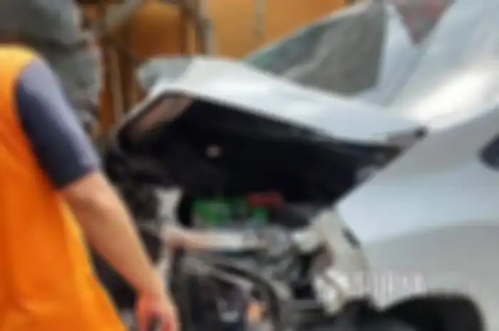 Kecelakaan maut terjadi di Jalan Raya Tanggul,Kecamatan Wonoayu, Sidoarjo. Sebuah mobil tabrak empat