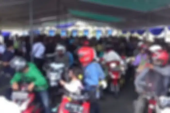 Pemudik sepeda motor akan memadati Pelabuhan Gilimanuk. Mereka hendak menyeberang ke Pulau Jawa.