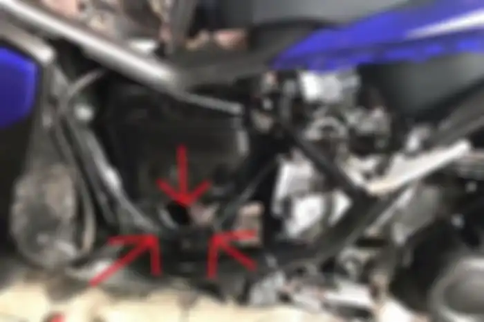 Tangki Yamaha Aerox 155 8 Liter buatan Amir Fauzi memanfaatkan ruang kosong di bawah tangki bawannya