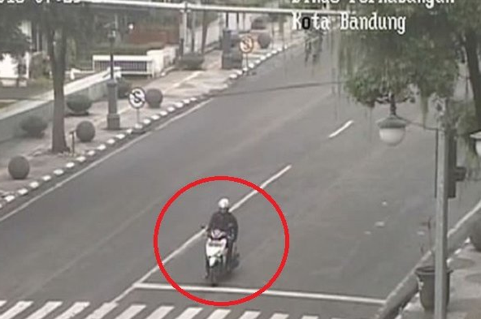 Sikap pengendara motor di Bandung ini jadi perbincangan