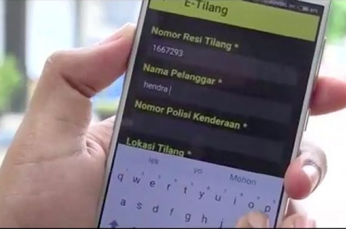 Aplikasi E-Tilang hasil kerjasama Pemerintah Kabupaten Kediri dengan PT Trimaxindo Abadi dan Microsoft Indonesia