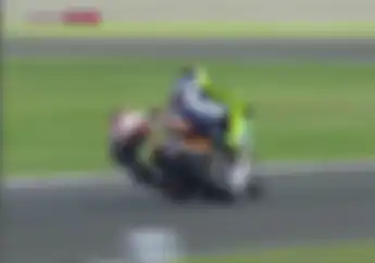 Tahun 2015 Termas Clash Sudah Terjadi Antara Valentino Rossi vs Marc Marquez, Simak Videonya...
