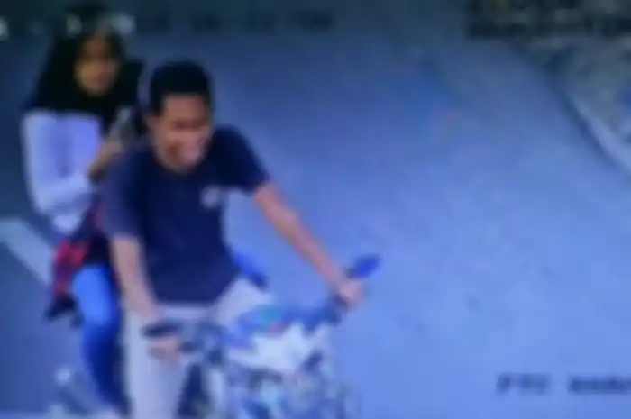 Pengendara motor tercyduck..