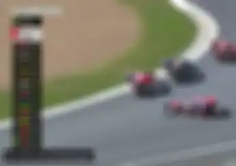 Video Detik-detik Andrea Dovizioso Terjatuh Setelah Menyalip Lorenzo