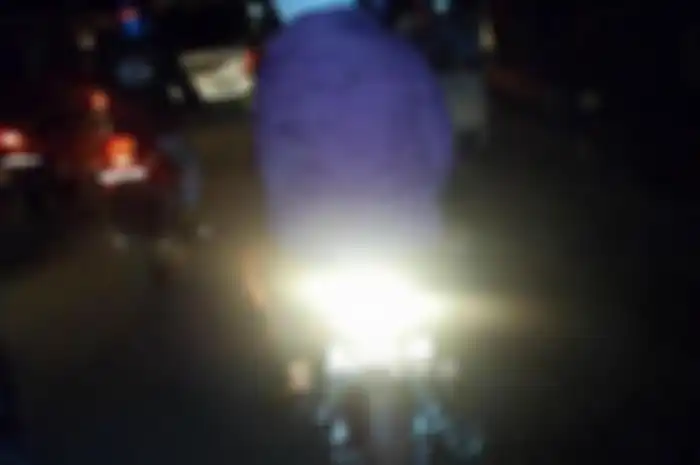 Modifikasi lampu rem motor jadi warna putih