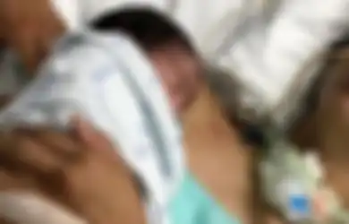 Koma Selama 23 Hari, Ibu Ini Mulai Sadar Ketika Bayinya Diletakkan di Dadanya, Tim Medis Tak Kuasa Menahan Tangis