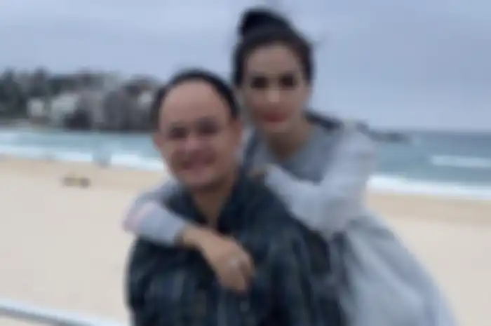 Iis Dahlia dan suami, Satrio Dewandono