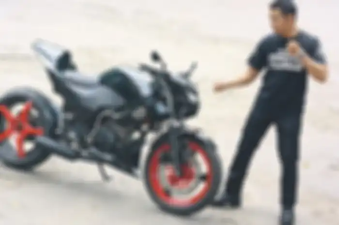 Tiger dilabur hitam-merah supaya makin garang