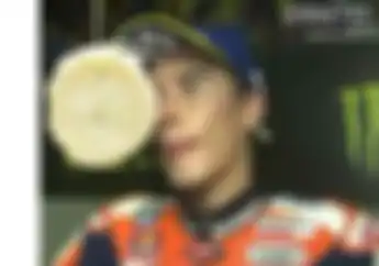Kocak Banget, Video Marc Marquez Lomba Makan Kerupuk