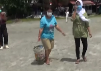 Viral Video Emak-emak Buang Sampah ke Laut, Dicari Wali Kota Bengkulu dan Diberi Sanksi Sosial