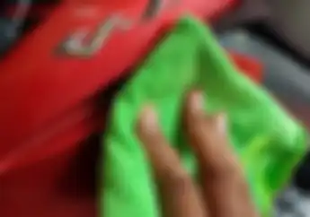 Sering Dipakai Buat Poles Bodi Motor, Ini Perbedaan Compound Berwarna Putih dan Coklat