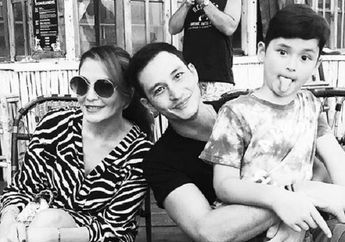 Mike Lewis Hadiri Pesta Kostum di Sekolah Anaknya, Kenzou Kok Malah Jadi Cantik?